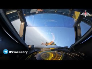 🇷🇺✈💥 Воздушный бой: Су-35 ВКС России обнаружил и уничтожил самолет ВСУ
⚡Кадры современного скоротечного воздушного боя