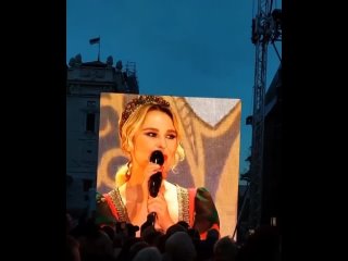 Российская певица Пелагея выступила в центре Белграда.  Сербы и русские братья навек!