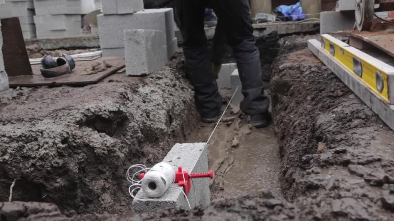 Bricklaying - Starting New Job With KC - Small Extension - Footings