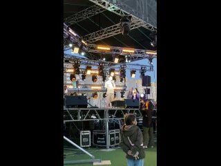 В рамках фестиваля т Fest Кенжебек Нурдолдай выступил на стадионе Туймаада и спел песню Айыы уола Сардаана сибэкки.