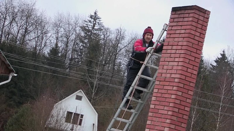 Дмитрий Талабуев чистит