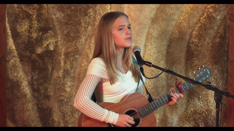 Emily Linge - Red - Taylor Swift (Acoustic cover)