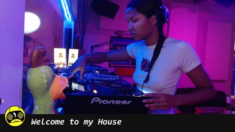 A little bit deeper Welcome to My House Deep House 02, 05,