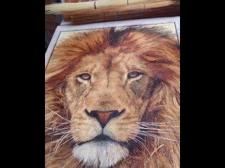 Как метла из сорго превратилась в картину со львом, от  Straw Art Gallery