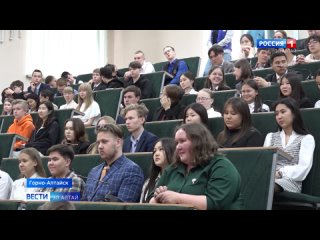 Глава региона О.Хорохордин и сенатор РФ В.Полетаев  встретились  с выпускниками школ