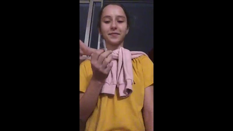 Smoking girl - streamago - first time?