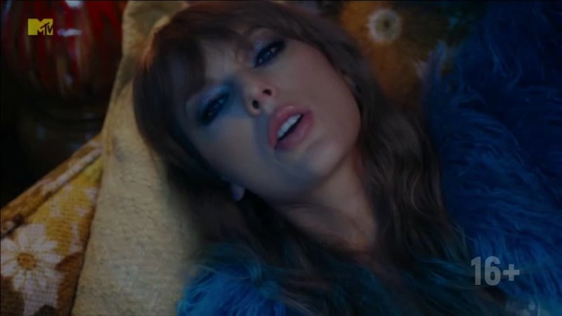 Taylor Swift Lavender Haze ( MTV Global)