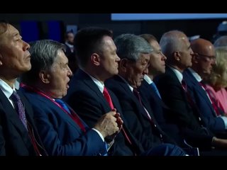 🇷🇺Владимир Путин выступает на пленарном заседании ПМЭФ.