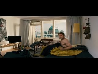 Подборка сцен из художественных фильмов с голыми взрослыми