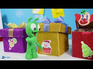 Pea Pea does exercise in a RED vs BLUE room - Stop Motion Cartoon