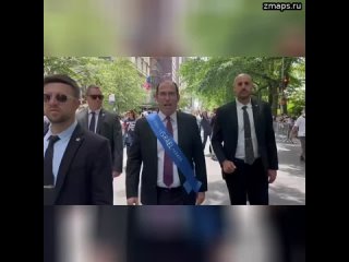 ️ Участники парада Celebrate Israel в Нью-Йорке встретили свистом и криками «позор» председателя ком