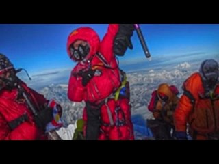 [No horizon] “альпинистка“ Ирина Галай про круглую Землю ||| Розовый бандеровский ледоруб со стразами