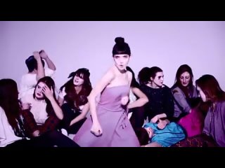 Grimes - Vanessa (Official Video)