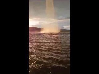 Пришельцы решили по пути пополнить запасы воды)) - Сергей Романьков