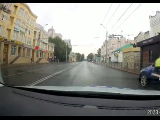 В Томске нетрезвый лихач на Мазде  не подчинился законным требованиям сотрудников полиции об остановке