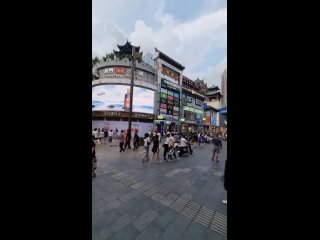 Старый центр, знаменитый рынок одежды и улица еды (Dongmen and Laojie / 东门和老街) в Шеньчжене