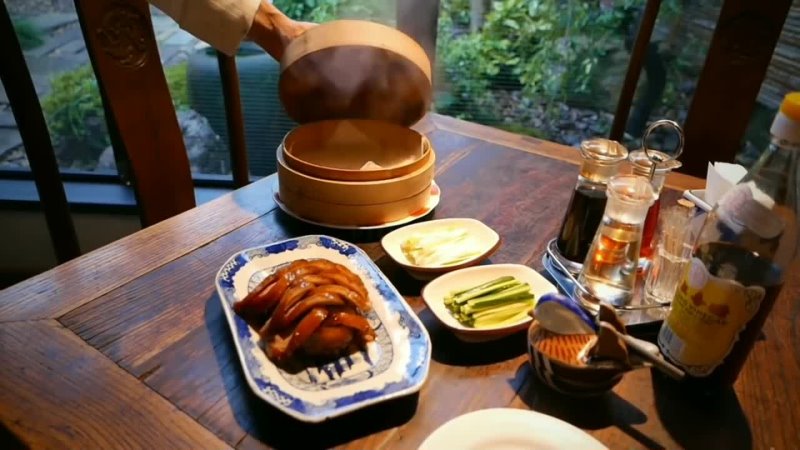 Пекинская УТКА и Жаренные КИТАЙСКИЕ ПЕЛЬМЕНИ в Масле   Peking DUCK  Fried Chinese DUMPLINGS in Oil.