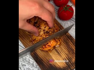 Теперь вместо колбасы едим вот это! Гораздо вкуснее и полезнее 😉  Пастрома из куриной грудки