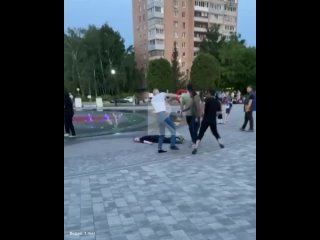 В Московском районе Рязани возле фонтана банда цыган напала на местных подростков