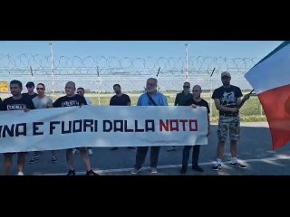 Итальянцы протестуют: “Мы не хотим участвовать в конфликте“