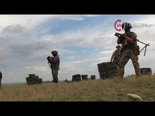 Бойцы 2-го АК ЮВО ВС России совершенствуют боевой опыт на специальных учебных площадках ЛНР
