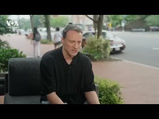 Уехавший актер Анатолий Белый о будущем России