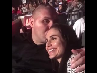 Российский боксёр Магомед Абдусаламов с женой