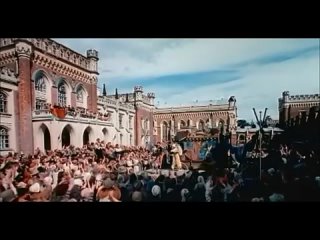 Фрагмент из фильма «Три толстяка» с вывозом огромного торта с человеком..mp4