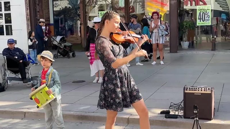 She is AMAZING Sweet Dreams Eurythmics Karolina Protsenko Violin