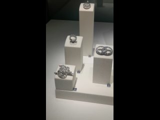 Выставка Путь бриллианта. Чудо природы и рукотворный шедевр Коллекция Алроса По эскизам Карла Фаберже и Империум
