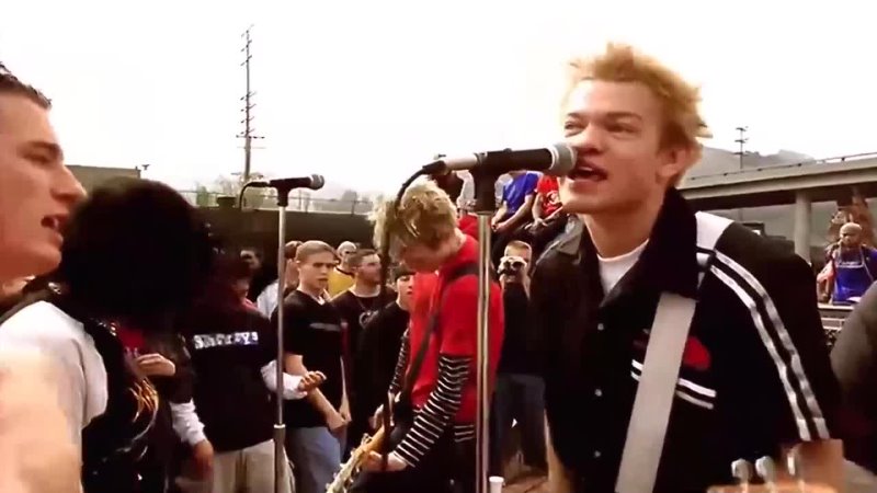 Sum 41 – Fat Lip