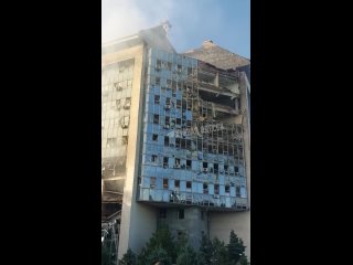 Anoche, varios drones rusos Geranj2 Kamikaze atacaron edificios administrativos y de almacenamiento, así como un depósito de com