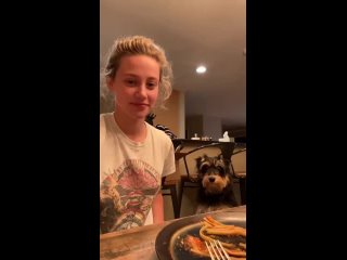 Лили Рейнхарт/Бетти Купер  Lili’s video on Tiktok, 26/07/2023