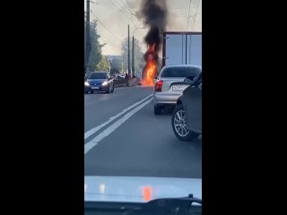 Мотоцикл вспыхнул после столкновения с иномаркой в Нижнем Новгороде