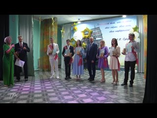 В Колпашеве состоялось торжественное чествование выпускников-медалистов