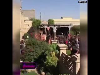 Возмущенные акцией с сожжением Корана мусульмане штурмуют посольство Швеции в Ираке Жители Ирака выш