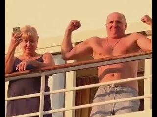 Никакого гостеприимства: грузины встретили лайнер с русскими туристами, у которых была остановка в Батуми