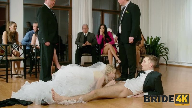 Kristy Waterfall прямо на свадьбе решила потрахаться с любовником перед всеми: трахает горячую невесту и кончил сперму в пизду
