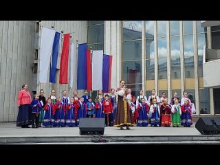 Образцовый “Перезвон“;“Русь-земля старинная“,солистка Дарья Лукина, автор О.В. Дудина, баян Я.А.Шастин