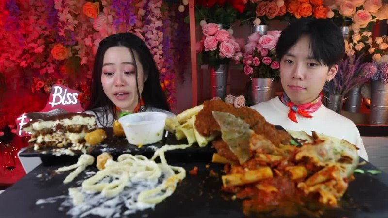 I Ruined My Life Just To Get REVENGE On My Asian Tiger Mom - Alfredo Pasta Mukbang
