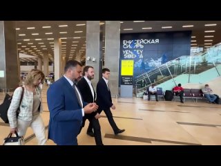 Накануне в Красноярск с рабочим визитом прибыл помощник президента России Максим Орешкин. Вместе с врио губернатора региона Миха