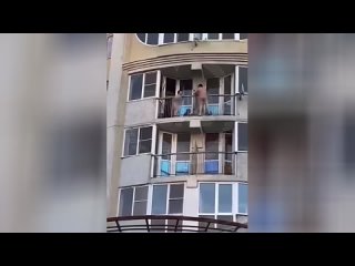 Голый Беглец по балконам Липецка: Погоня за ’Тарзаном’