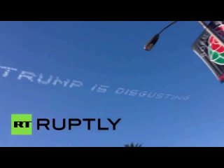 „CHEMTRAIL-Pilot schreibt „Trump ist ekelhaft“ an den @ Himmel, Menschen wollen FREI von CHEMTRAILS sein (Worte: James Dean)“