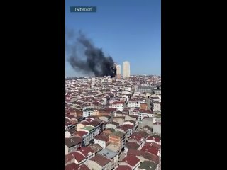 ️Massive Fire Engulfs Building In Türkiye’s Istanbul — CNN Türk