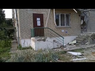 В результате вражеского обстрела Новой Каховки повреждены жилые дома и отделение службы поддержки гражданского населения