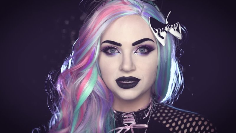 GlamGore - I Went to Hot Topic and Turned Myself Into a PASTEL GOTH