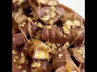 Невероятный Чизкейк ТВИКС со сливочной карамелью  Просто Чудо  | Видео от Делай торты( рецепты, мастер-классы)