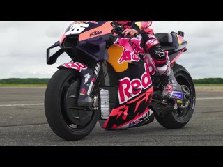 [carwow Русская версия] Мотоцикл MotoGP против Rimac Nevera против Hayabusa с компрессором: ГОНКА