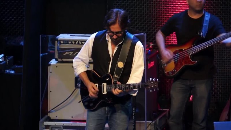 Al Di Meola, performing Black Dog and Midnight Tango at the Music Box in San Diego.