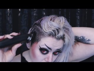 La Femme Diaboli - Goth girl shaves head